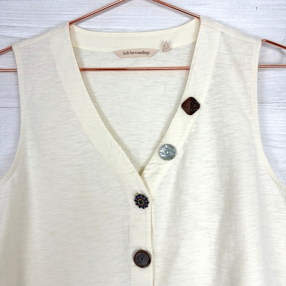 Soft Surroundings Sleeveless V-neck Vest Tank Top Medium Cream Artsy Buttons - Picture 3 of 14